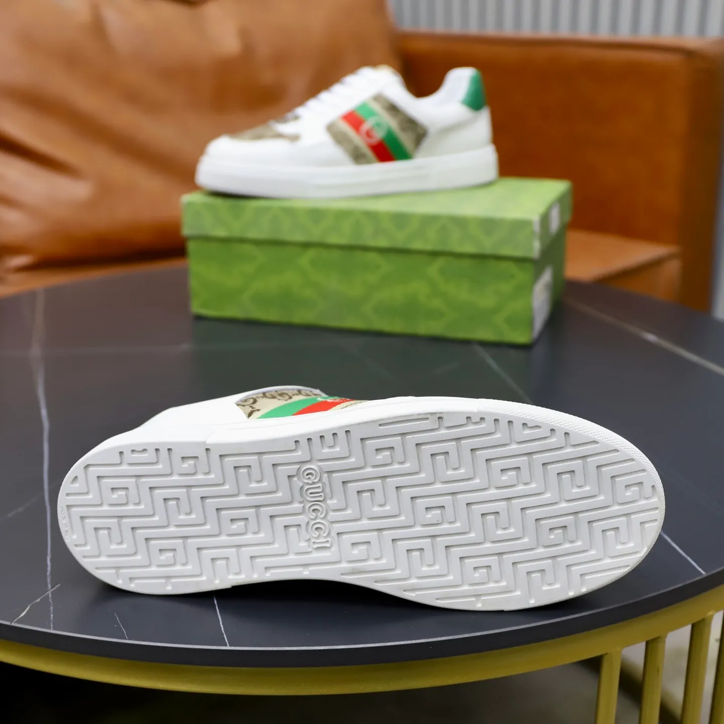 Ex-factory price: 420💰🙅‍♂️🙅‍♂️🙅‍♂️ Brand: Gucci GUCCi Standard code: 38-44 (45 customized) Grade: Same as the official website Material: Original leather splicing, comfortable and breathable sheepskin lining, original wear-resistant outsole Style category: Men's fashionable casual shoes, running, sports shoes, noble luxury brand elements, top luxury Color: actual picture color